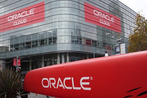 148993995020151027-openworld-oracle-cloud-signs-100625232-primary.idge.jpg